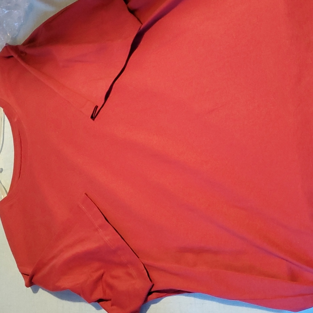 Men's St John's Bay red XL Tall T shirt.